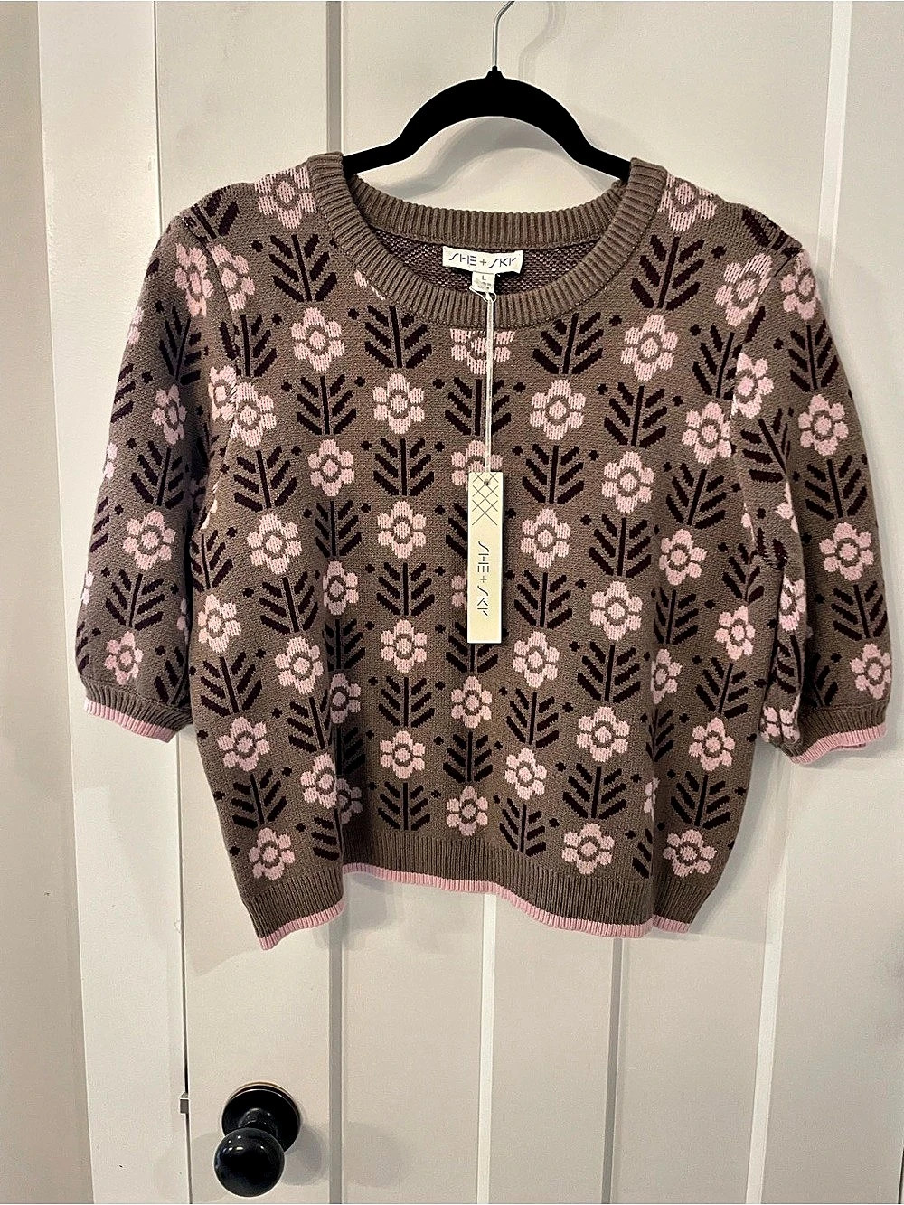 She+Sky purchases from boutique Floral Crewneck Sweater Brown Pink Size L NWT